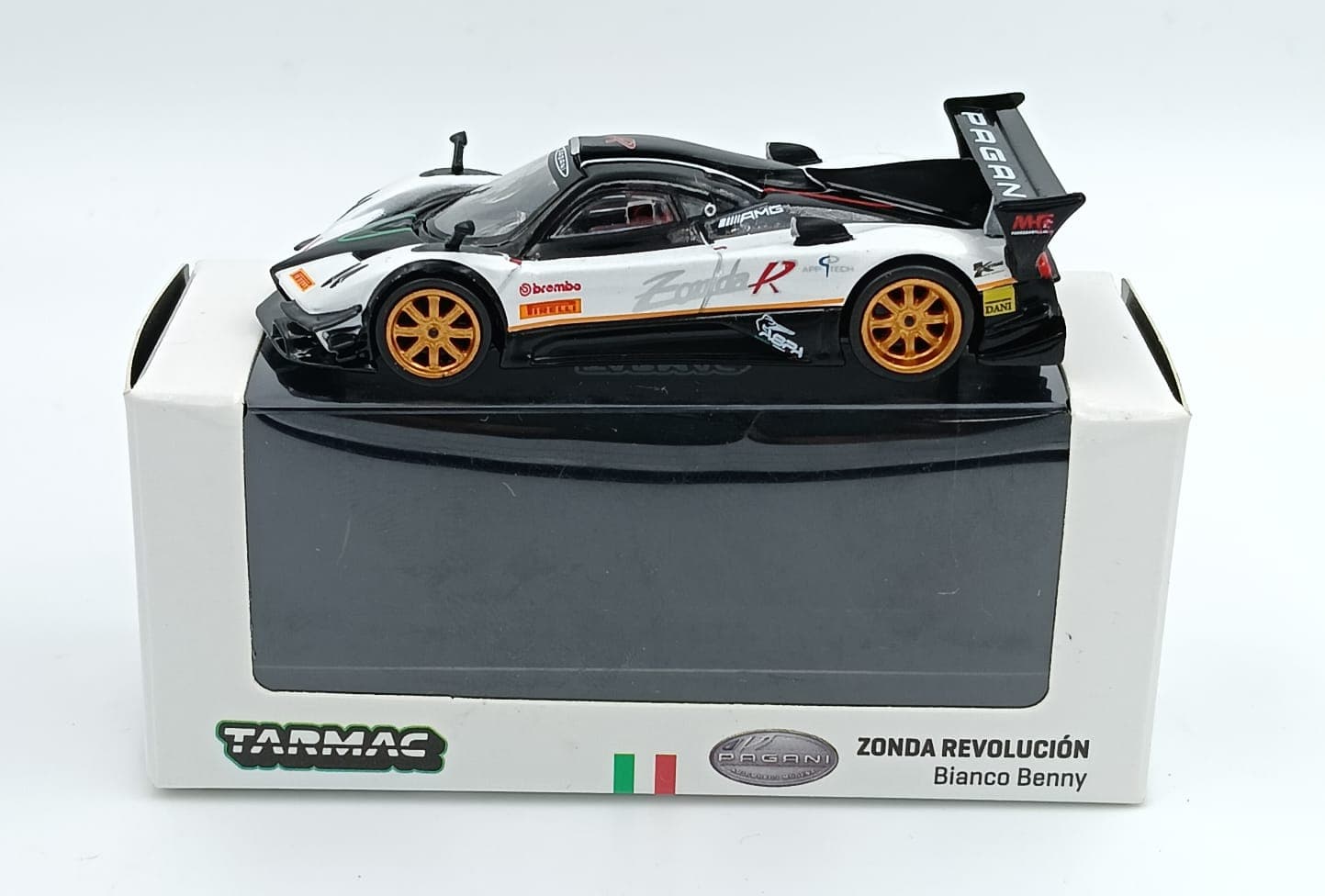TARMAC WORKS ZONDA REVOLUCION PAGANI - Image 1