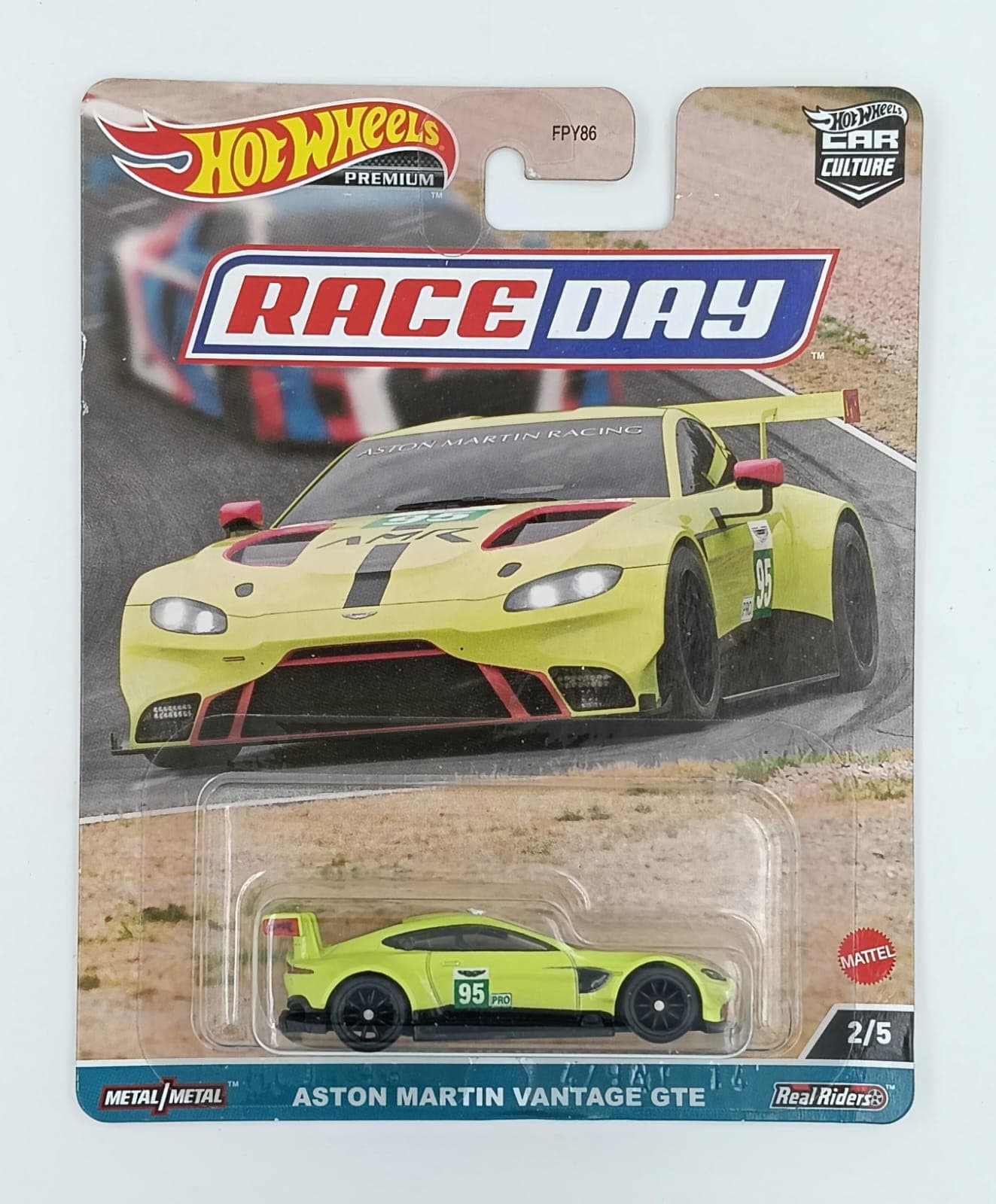 HOT WHEELS PREMIUM 1:64 ASTON MARTIN VANTAGE GTE RACE DAY - Image 1