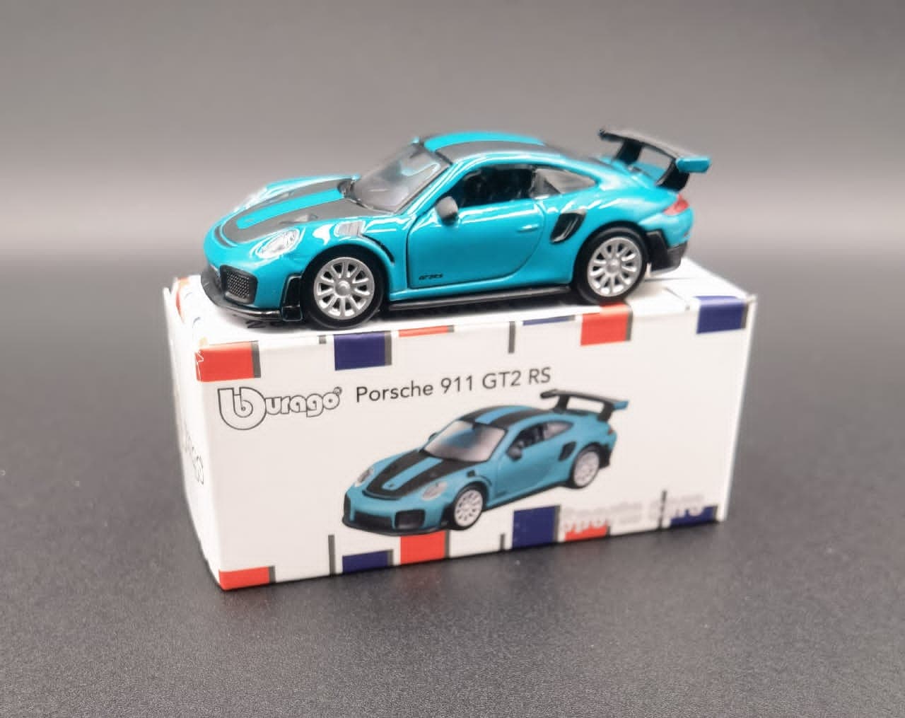Bburago 1:64 BOX PORSCHE 911 GT2 RS - Image 1