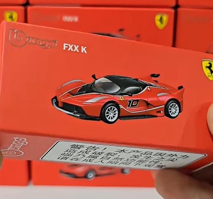 Bburago 1:64 BOX FXX K - Image 1